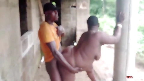 Ebony woman with a big ass is getting fucked outdoors