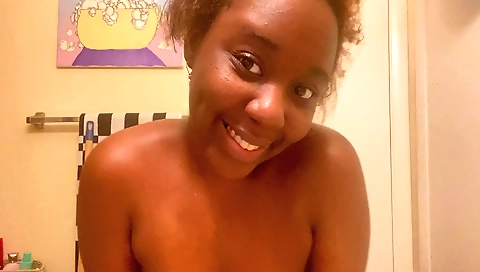 Ebony teen 18+ with large tits and a sexy round booty