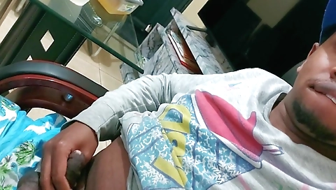 Amateur step sister masturbated in the kitchen with stepbrother