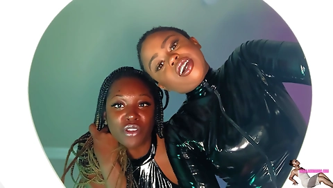 Latex lover shows off her sexy body in the bedroom