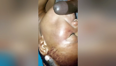 Amateur girl sucks and fucked while her lips are closed!