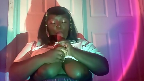 I'm fucking myself in the bedroom solo webcam scene