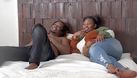 Big ass ebony beauty receives a cunnilingus at home