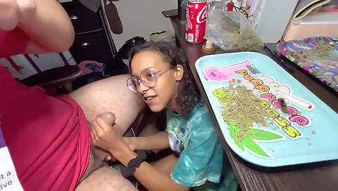 Smoking hot ebony girl smoking white top in webcam