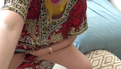 Big Ass Saudi Arab Milf Cheating For Rough Sex In Hijab
