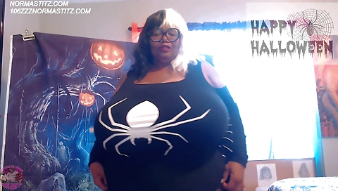 Ebony hottie riding her man's cock in webcam video