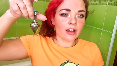 Ebony beauty sucks and rides a huge dick in the webcam