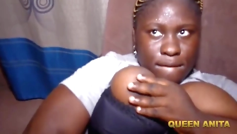 Afrikan milf takes some cunnilingus from her landlord