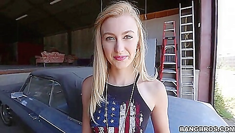 White Girl In The Wrong Neighborhood! With Alexa Grace