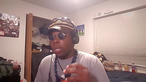 Ebony blonde in sexy outfit showing off her body in hd video