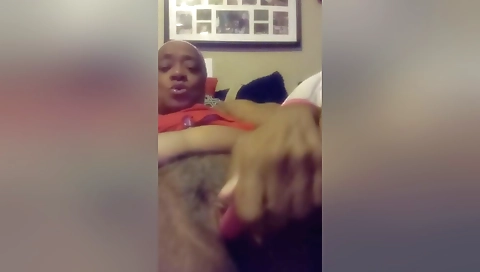 Ebony beauty masturbates and cum in her solo video