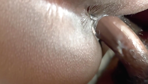 Ebony girl makes out with her boyfriend and creampies him