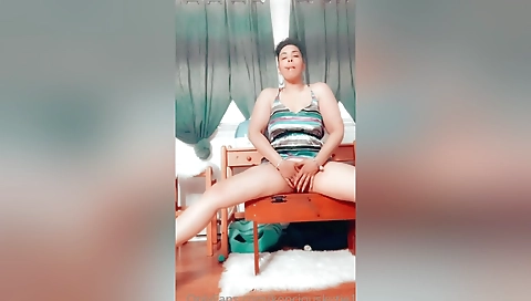 Ebony beauty flashes her sexy pussy and tits in webcam video